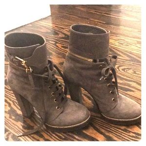 Sergio Rossi 37.5 grey/olive suede booties